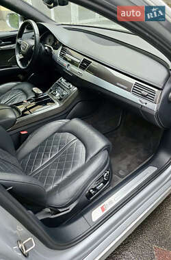 Седан Audi S8 2014 в 