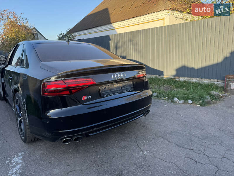 Седан Audi S8 2017 в Гребенках