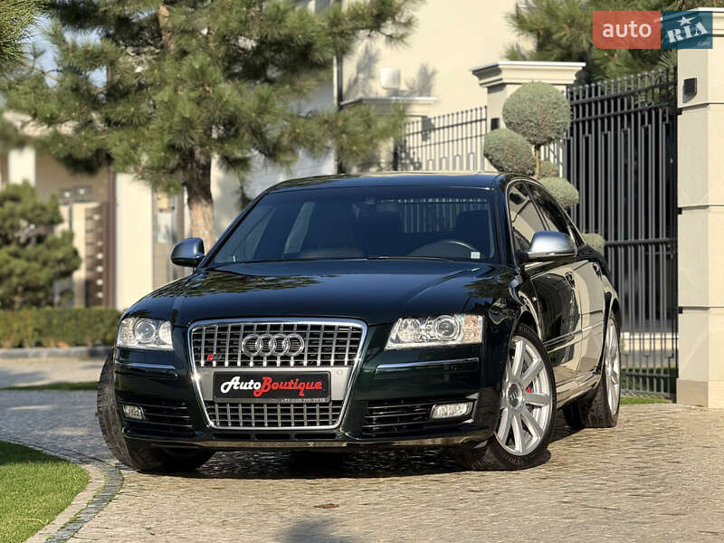 Седан Audi S8 2010 в Одесі