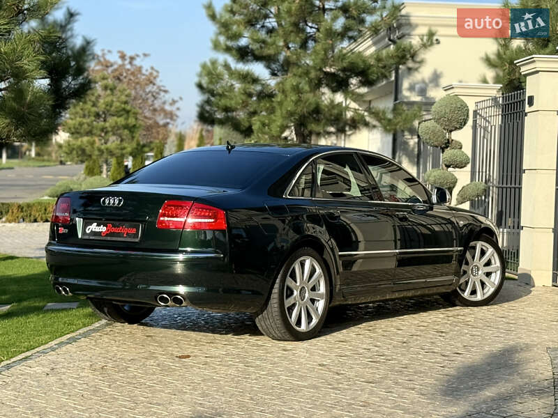 Седан Audi S8 2010 в Одесі