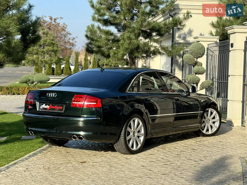Седан Audi S8 2010 в Одесі