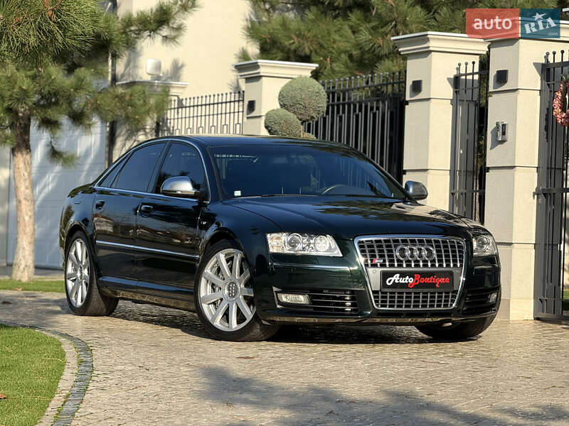 Седан Audi S8 2010 в Одесі