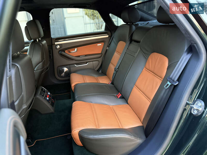 Седан Audi S8 2010 в Одесі