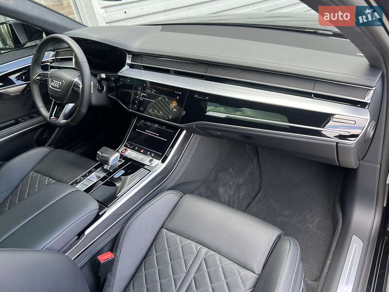 Седан Audi S8 2022 в Киеве