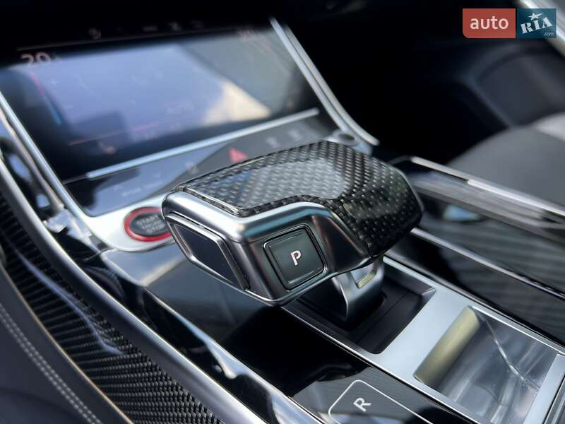 Седан Audi S8 2022 в Киеве