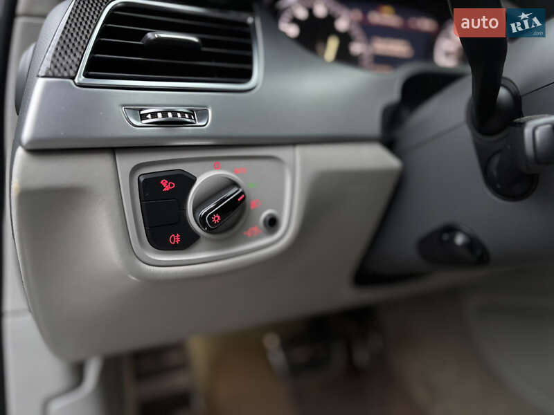 Седан Audi S8 2012 в Киеве фото 12 Седан Audi S8 2012 в Киеве