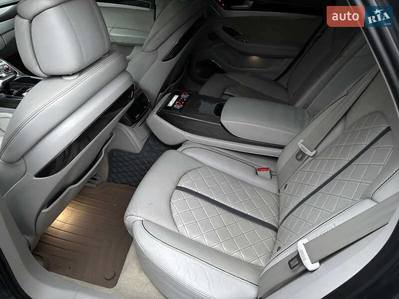 Седан Audi S8 2012 в Киеве фото 22 Седан Audi S8 2012 в Киеве