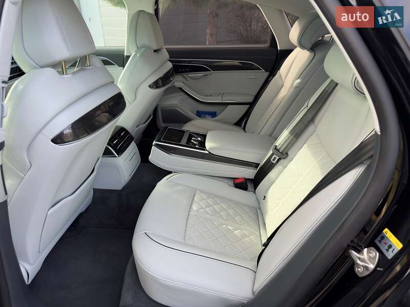 Седан Audi S8 2025 в Кривом Роге