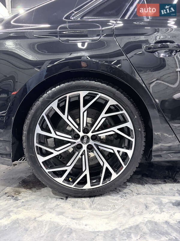 Седан Audi S8 2016 в Києві