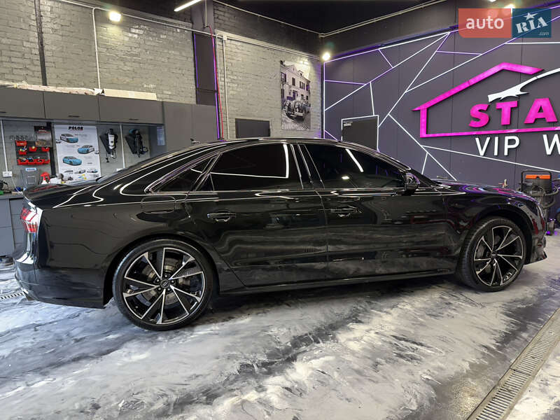 Седан Audi S8 2016 в Києві