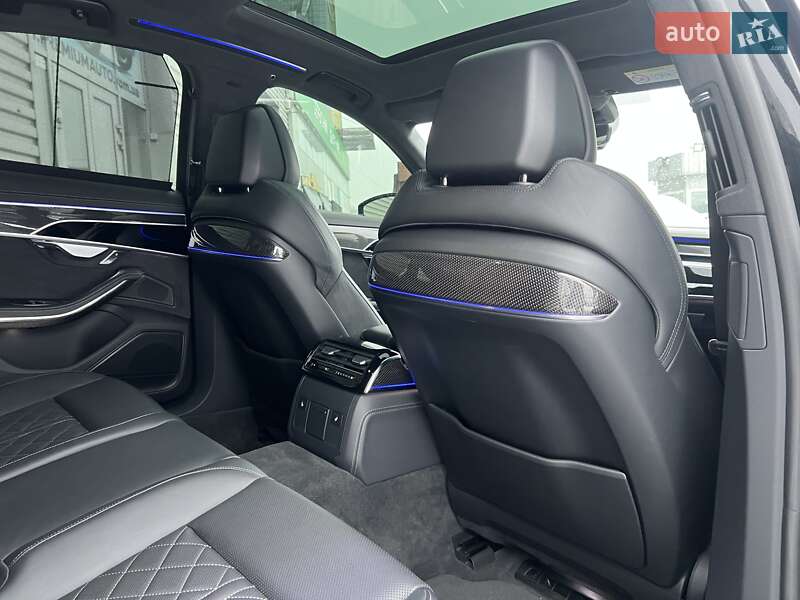Седан Audi S8 2022 в Киеве