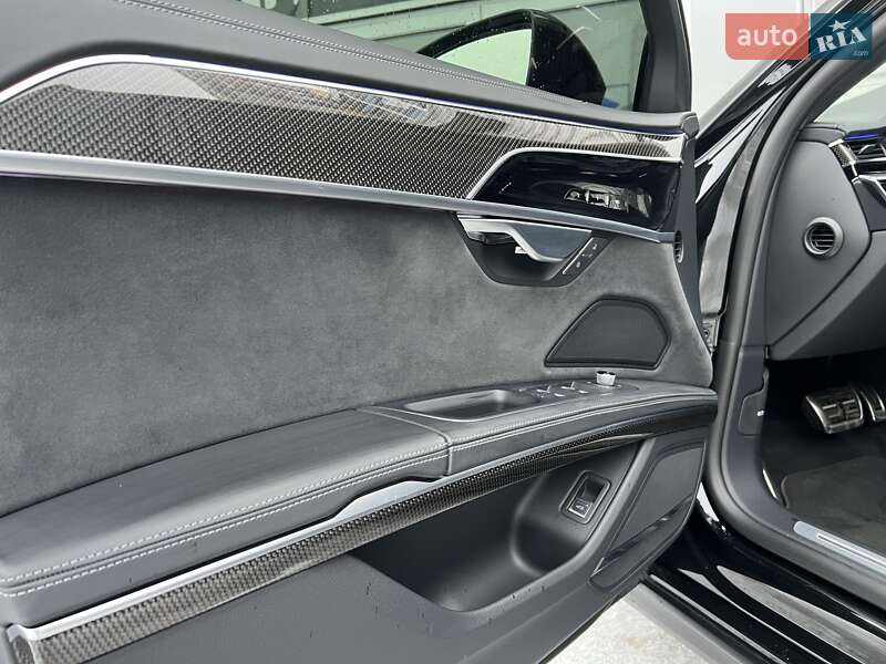 Седан Audi S8 2022 в Киеве