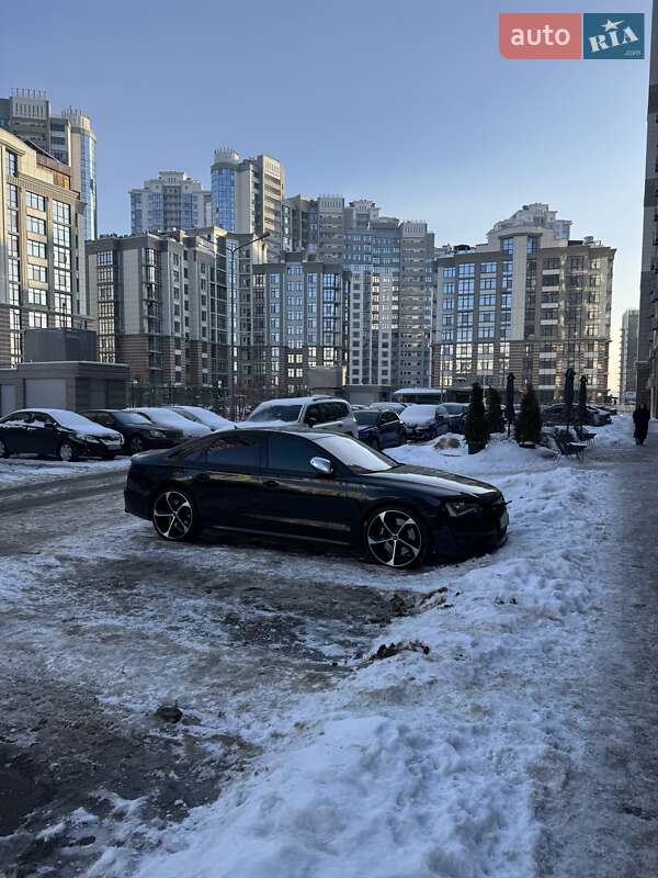 Седан Audi S8 2012 в Киеве