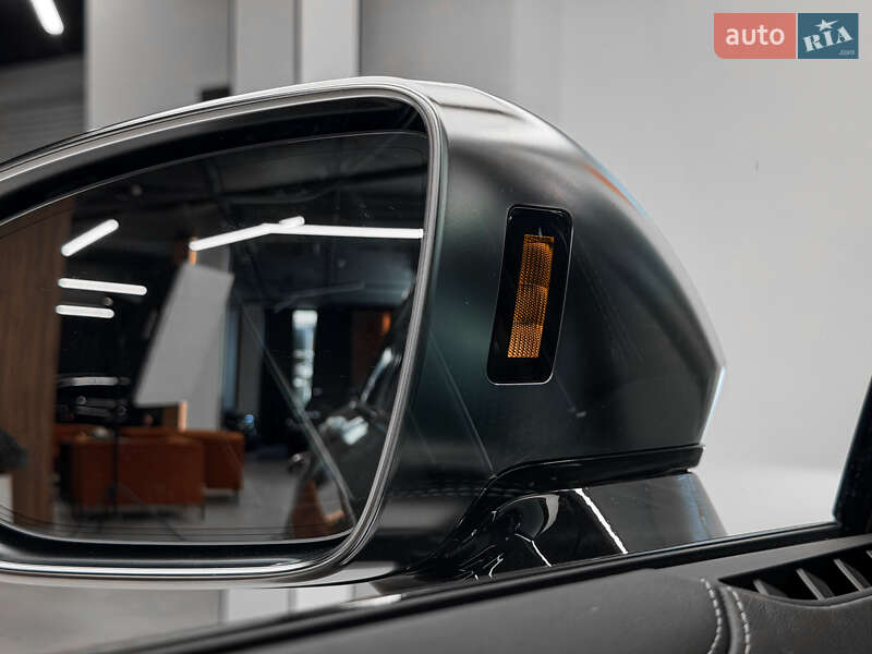 Седан Audi S8 2025 в Києві