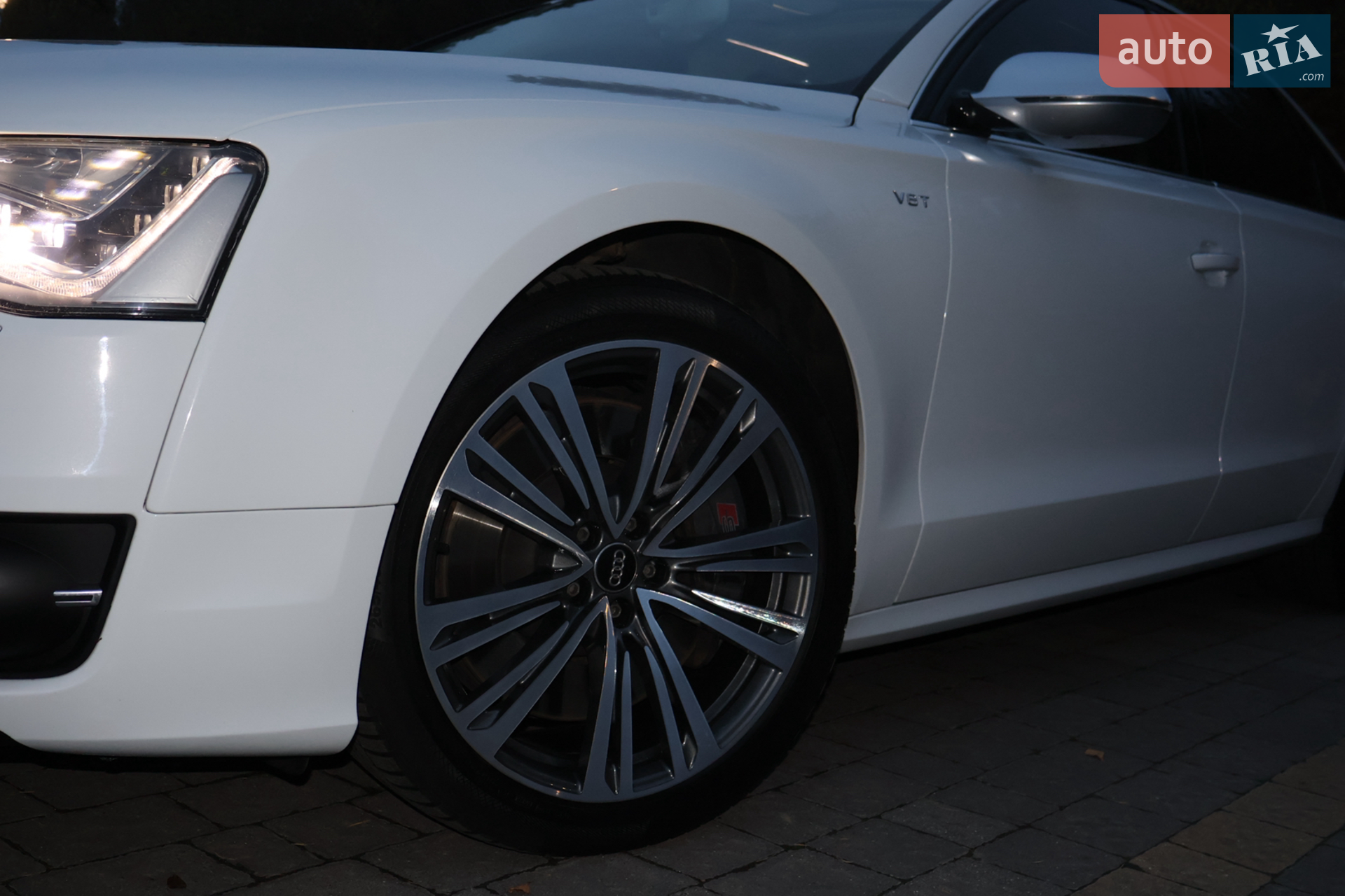 2013 Audi S8 - мініатюра 2
