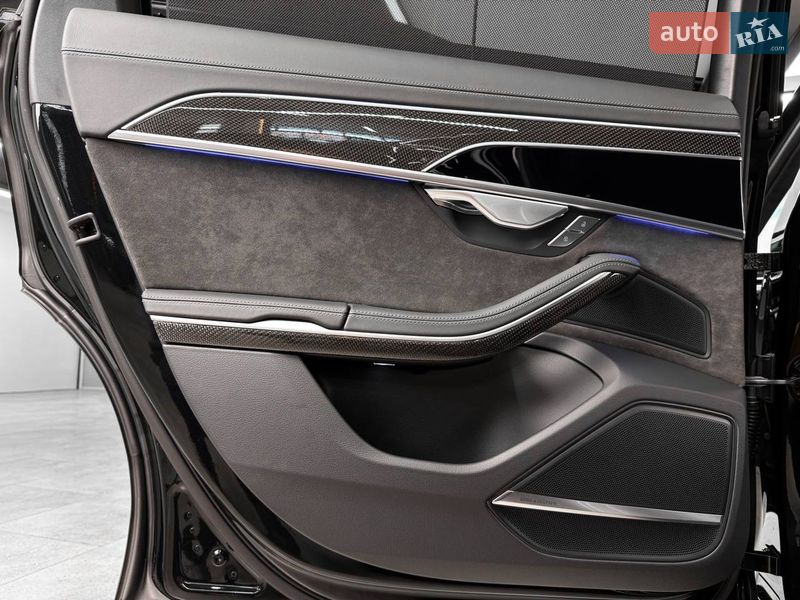 Седан Audi S8 2025 в Києві