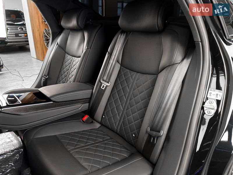 Седан Audi S8 2025 в Києві