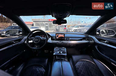 Седан Audi S8 2013 в Виннице