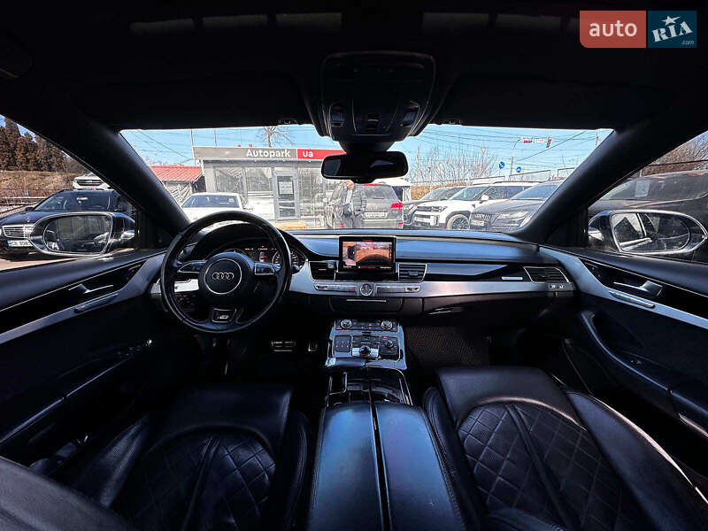 Седан Audi S8 2013 в Вінниці