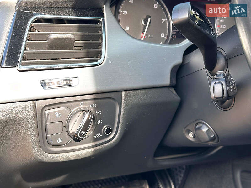 Седан Audi S8 2013 в Вінниці