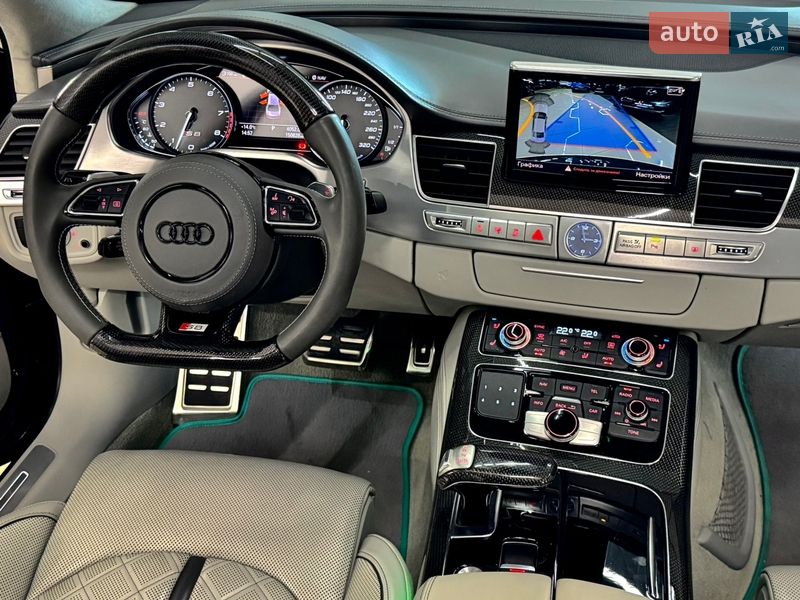 Седан Audi S8 2016 в Николаеве
