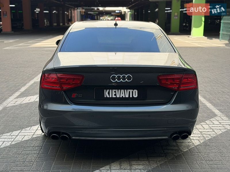 Седан Audi S8 2012 в Киеве