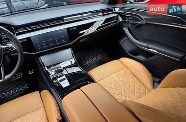 Седан Audi S8 2023 в Києві