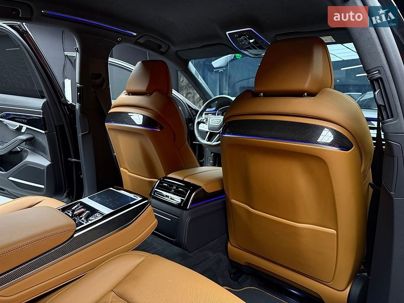 Седан Audi S8 2023 в Києві