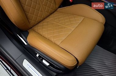 Седан Audi S8 2023 в Києві