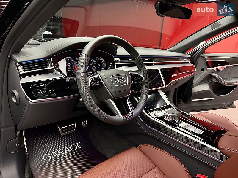 Седан Audi S8 2026 в Киеве