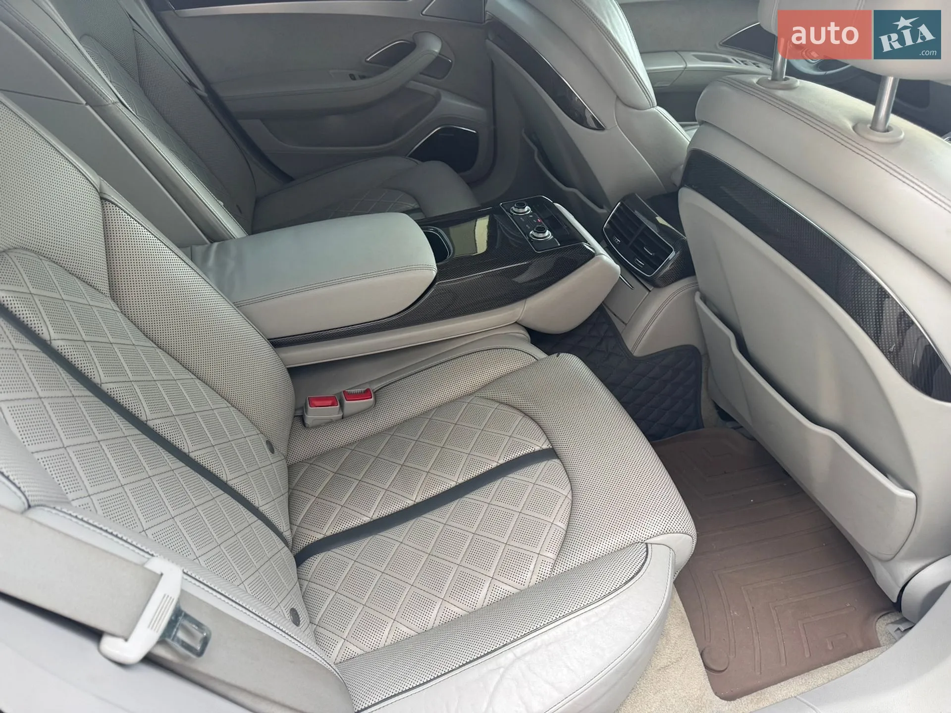 2012 Audi S8 - мініатюра 27