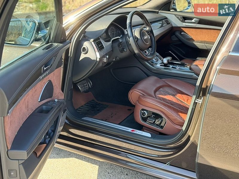 Седан Audi S8 2013 в Киеве