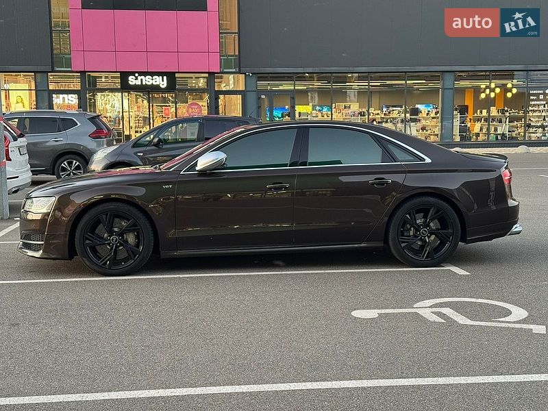 Седан Audi S8 2013 в Киеве