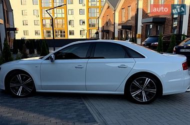 Седан Audi S8 2014 в Вінниці