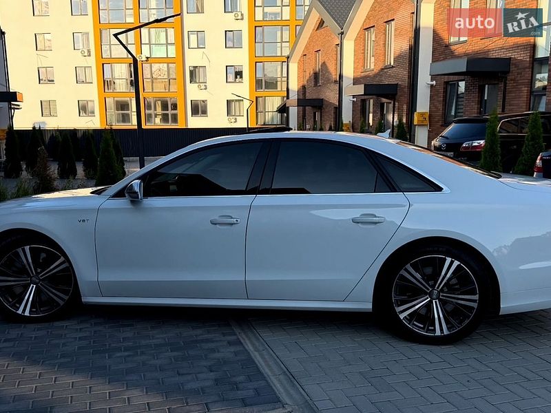 Седан Audi S8 2014 в Вінниці