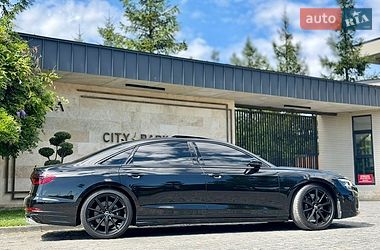 Седан Audi S8 2024 в Львове