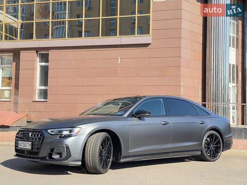 Седан Audi S8 2023 в Києві