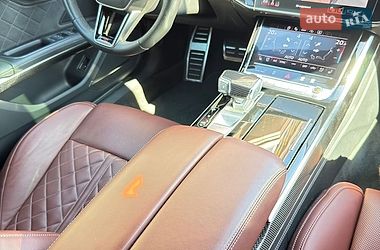 Седан Audi S8 2023 в Києві