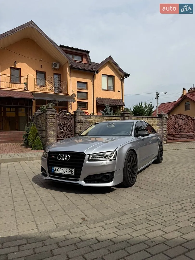 2015 Audi S8 - фото 1