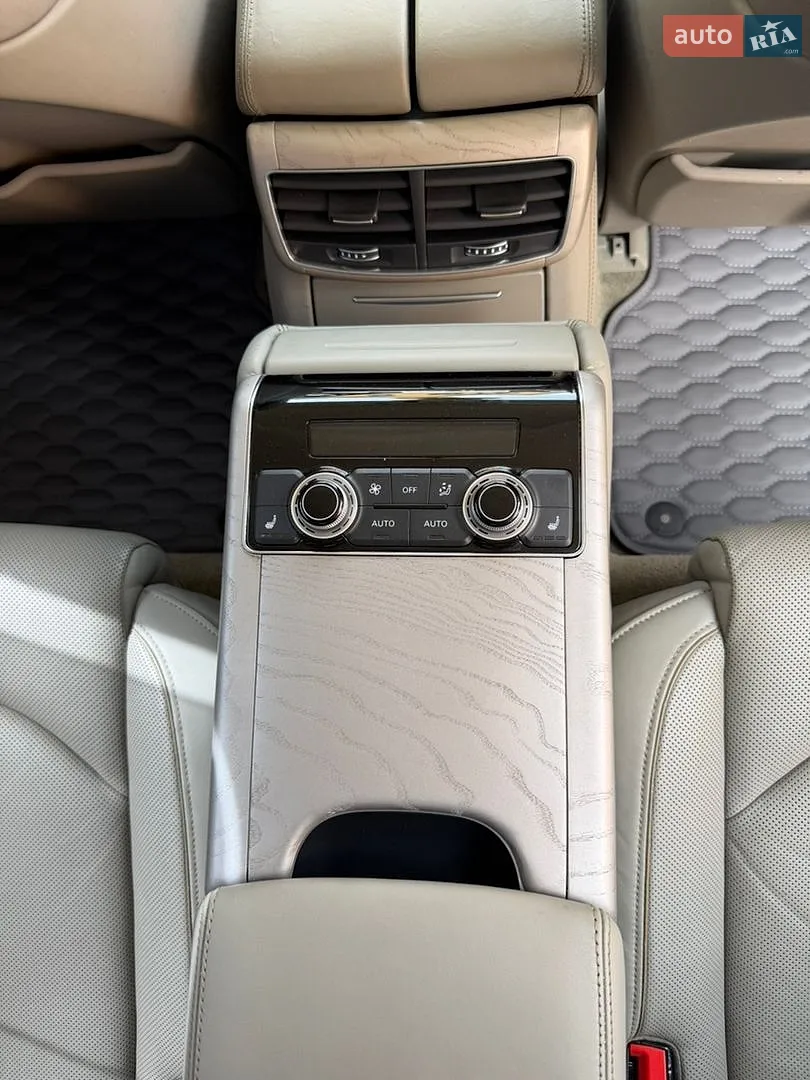 2015 Audi S8 - мініатюра 13