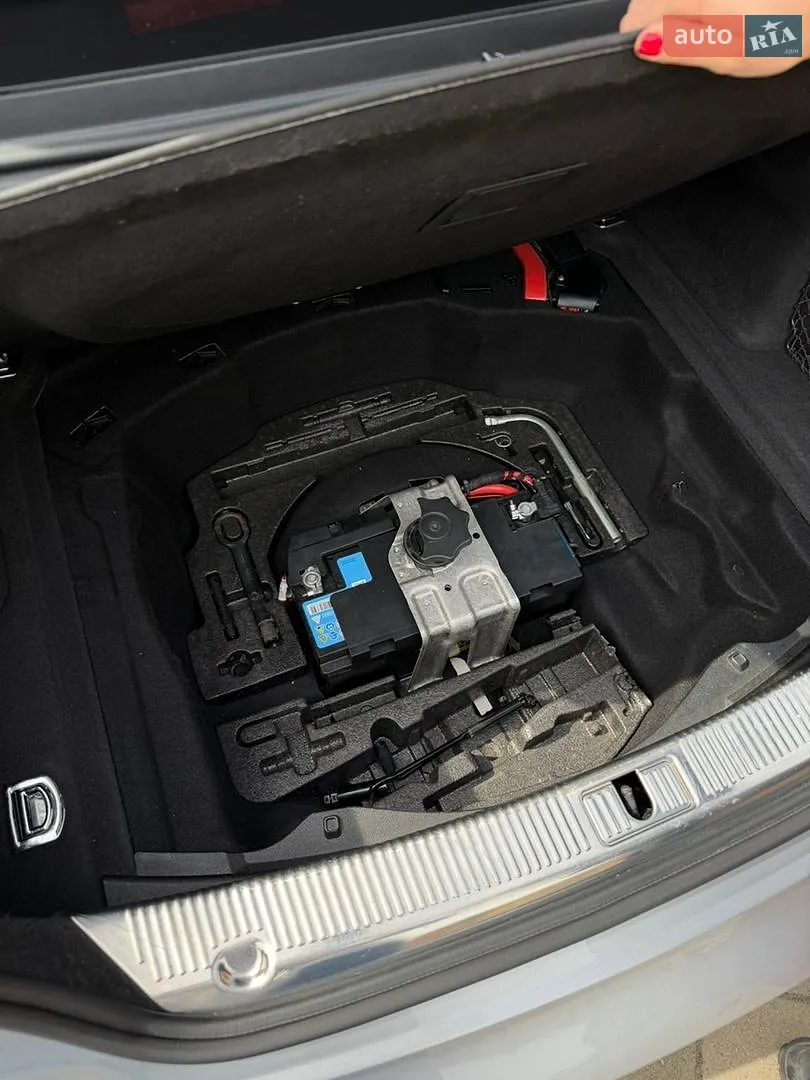 2015 Audi S8 - мініатюра 18
