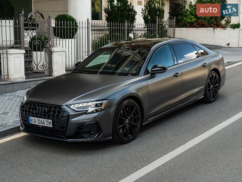 Седан Audi S8 2023 в Києві
