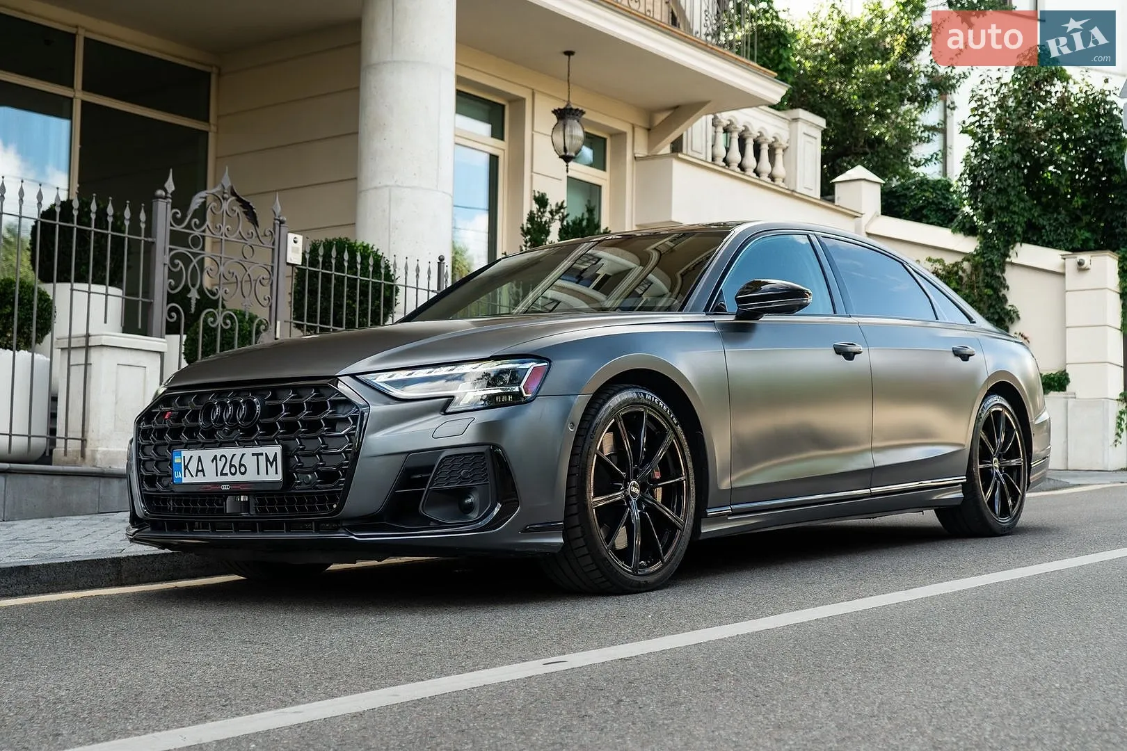 2023 Audi S8 - мініатюра 2