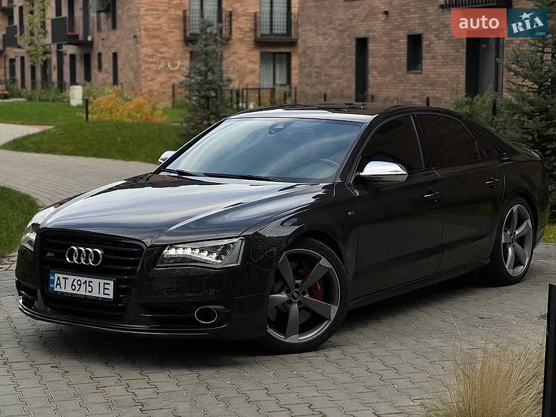 Audi S8