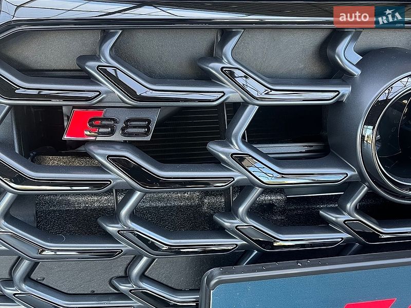 Седан Audi S8 2026 в Дніпрі