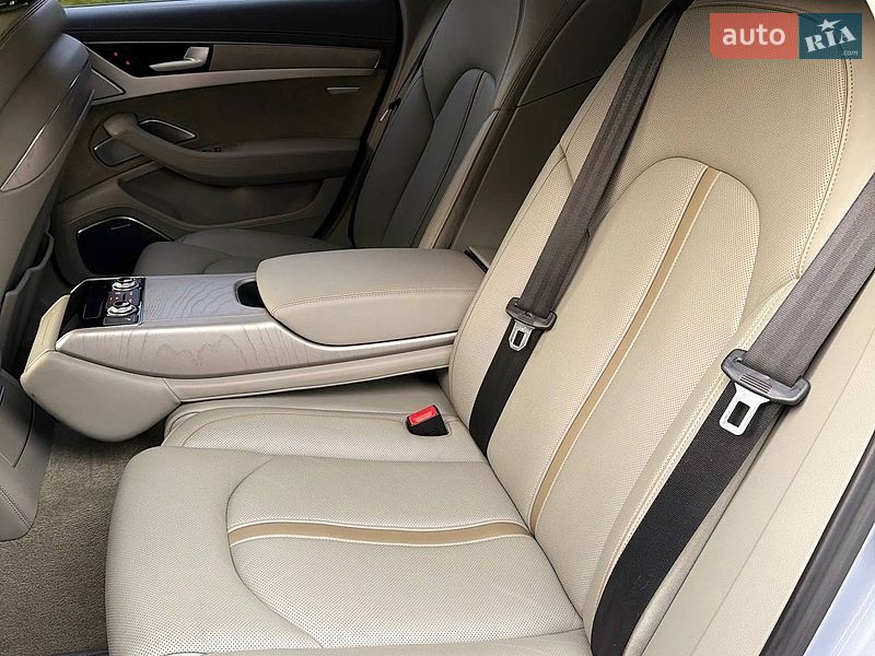 Седан Audi S8 2015 в Києві
