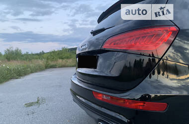 Внедорожник / Кроссовер Audi SQ5 2016 в 