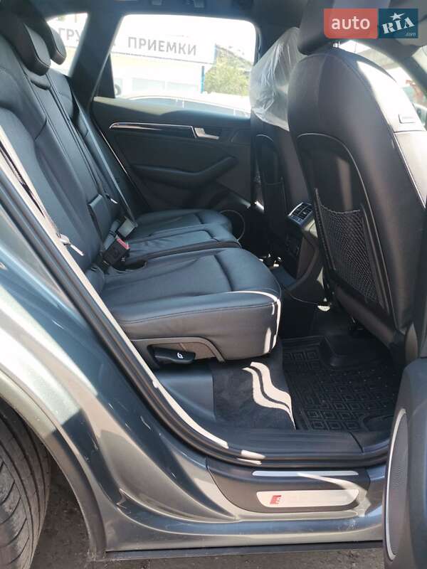 Внедорожник / Кроссовер Audi SQ5 2015 в Львове