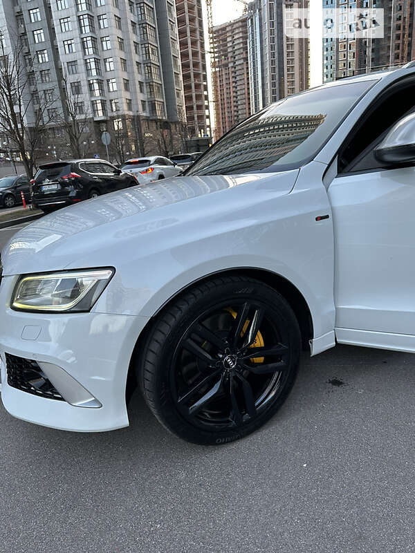 Внедорожник / Кроссовер Audi SQ5 2014 в Кременчуге