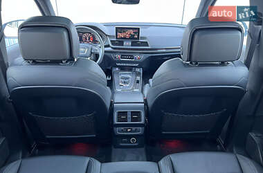 Внедорожник / Кроссовер Audi SQ5 2019 в 